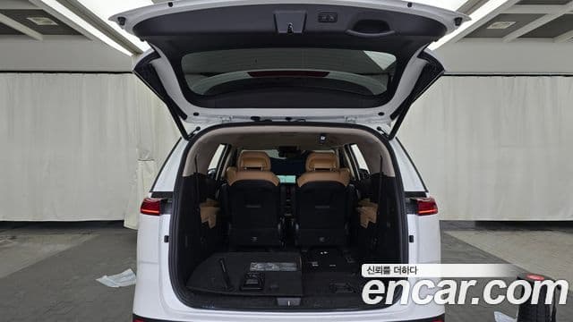 Kia Carnival 2023 — Фото 20/20