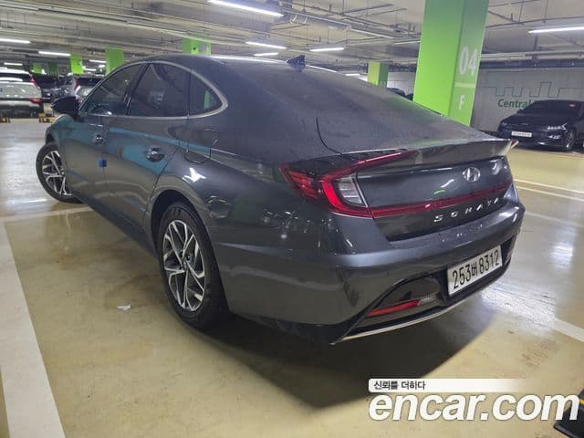 Hyundai Sonata 2022 — ფოტო 1/18