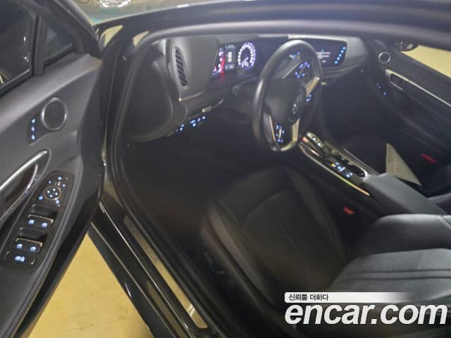 Hyundai Sonata 2022 — ფოტო 9/18
