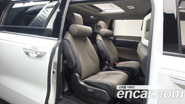 Kia Carnival 2025 — Şəkil 11/20