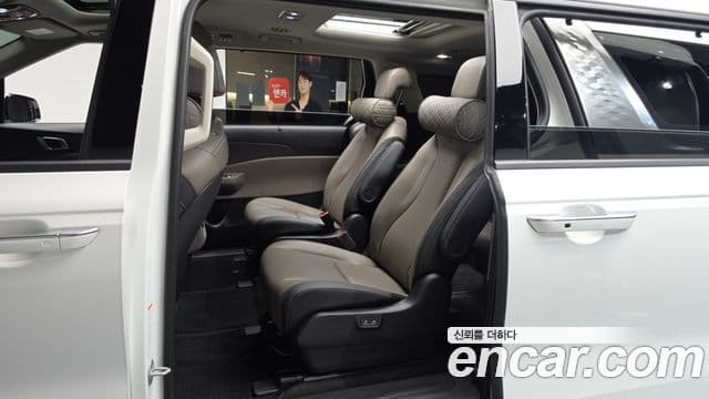 Kia Carnival 2025 — Şəkil 12/20