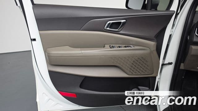 Kia Carnival 2025 — Photo 10/35