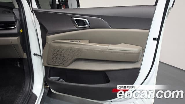 Kia Carnival 2025 — Photo 23/35