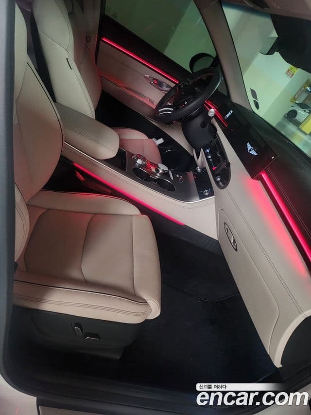 Genesis GV70 2024 — ფოტო 17/20