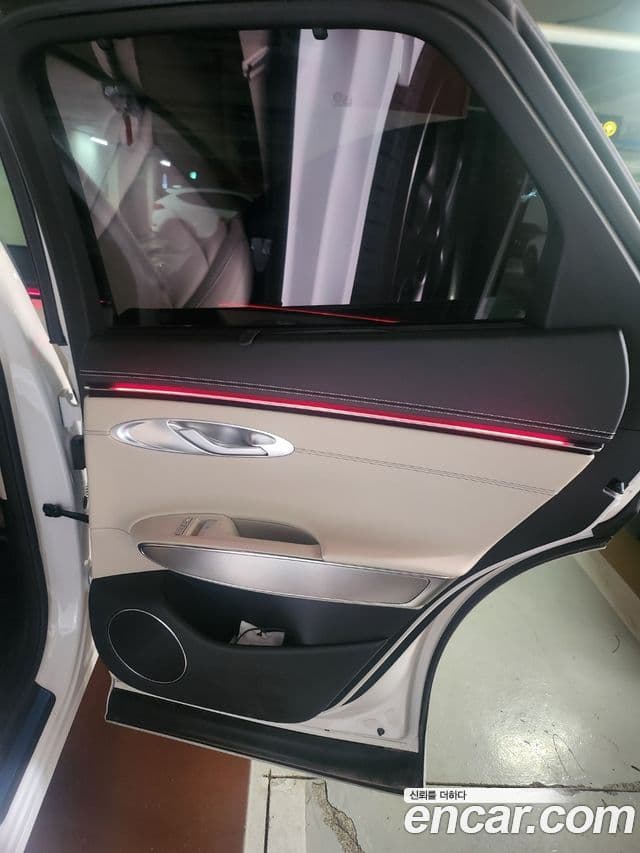 Genesis GV70 2024 — ფოტო 19/20