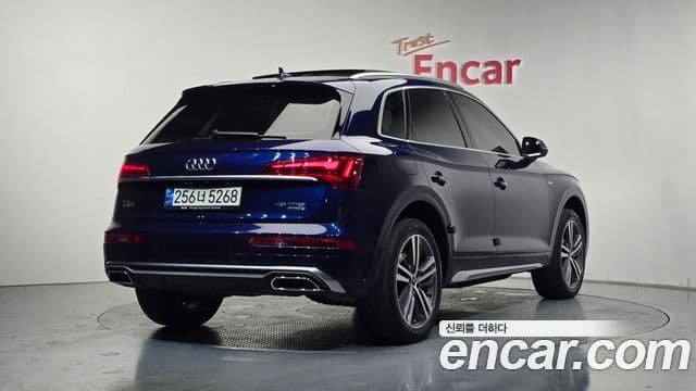 Audi Q5 2021 — ფოტო 2/20