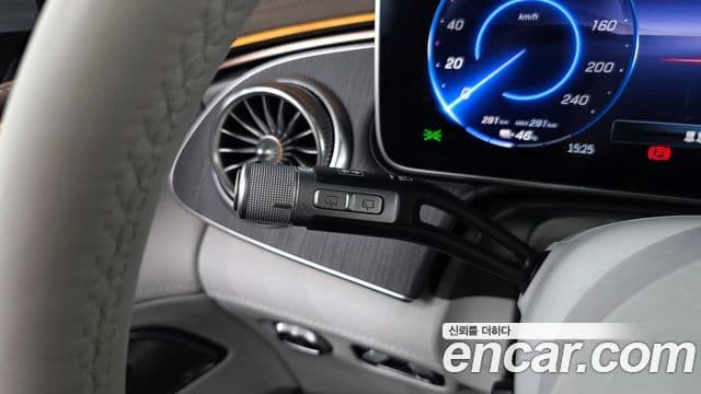 Mercedes-Benz EQS SUV 2023 — ფოტო 6/34