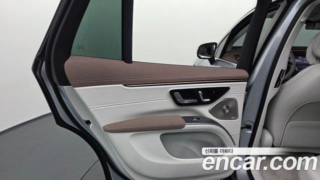 Mercedes-Benz EQS SUV 2023 — ფოტო 34/34