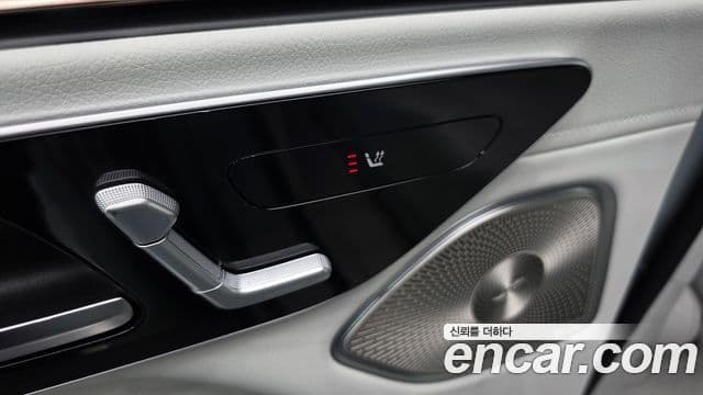 Mercedes-Benz EQS SUV 2023 — ფოტო 10/34