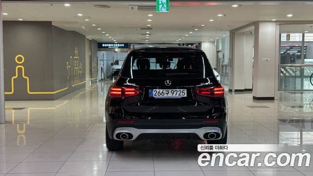 Mercedes-Benz GLB-Class 2025 — Фото 2/20