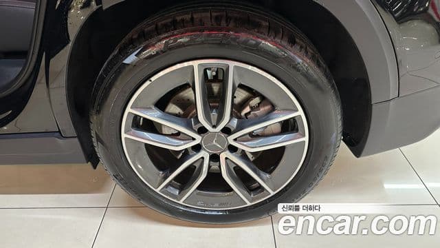 Mercedes-Benz GLB-Class 2025 — Фото 5/20