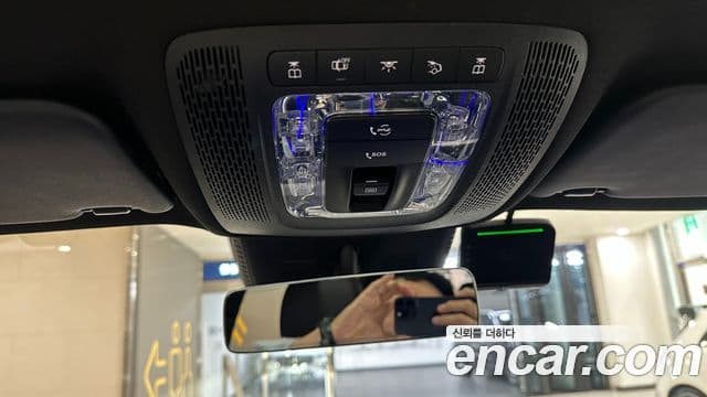 Mercedes-Benz GLB-Class 2025 — Фото 15/20