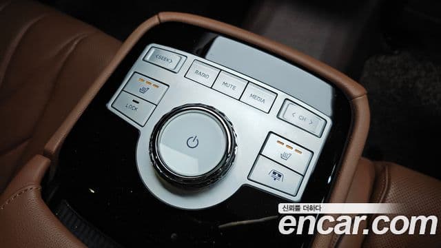 Genesis Electrified G80 2023 — ფოტო 18/20