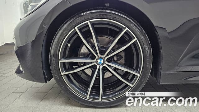 BMW 3 Series 2021 — ფოტო 5/20