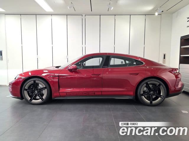 Porsche Taycan 2025 — ფოტო 15/20