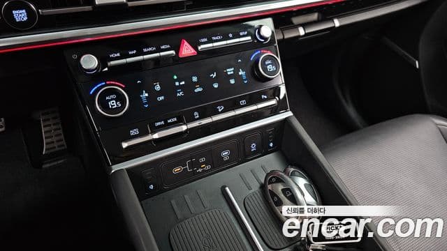 Hyundai Santa Fe 2024 — ფოტო 30/41