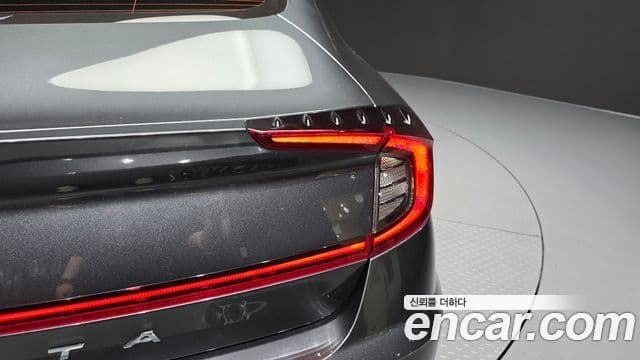 Hyundai Sonata Hybrid 2019 — Şəkil 7/31