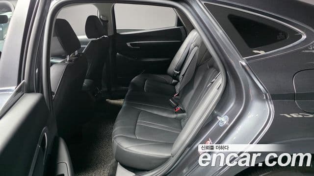 Hyundai Sonata Hybrid 2019 — Şəkil 12/31