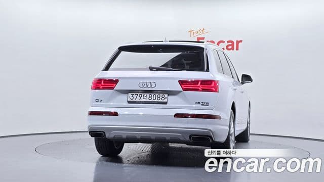 Audi Q7 2019 — ფოტო 4/20