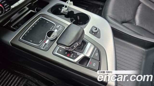 Audi Q7 2019 — ფოტო 9/20