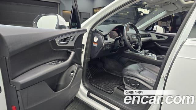 Audi Q7 2019 — ფოტო 10/20