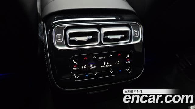 Mercedes-Benz S-Class 2022 — Photo 26/36