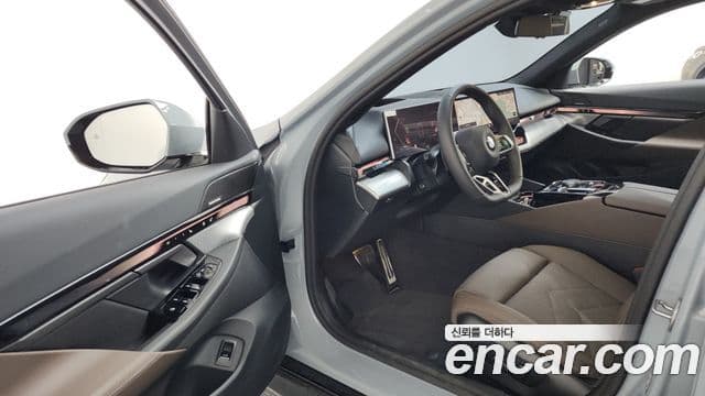 BMW 5 Series 2025 — Şəkil 10/20