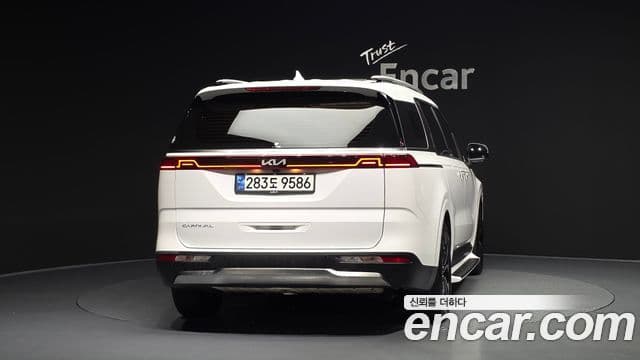 Kia Carnival 2021 — Фото 3/20