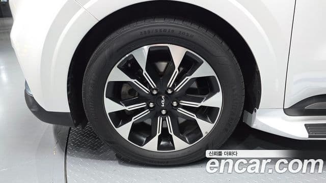 Kia Carnival 2021 — Фото 4/20