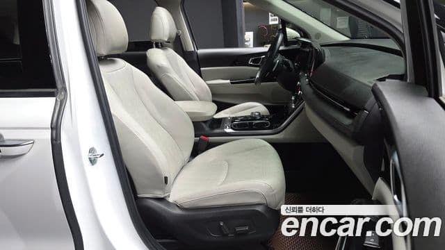 Kia Carnival 2021 — Фото 11/20