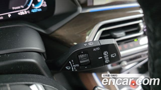 BMW X5 2021 — Photo 17/33