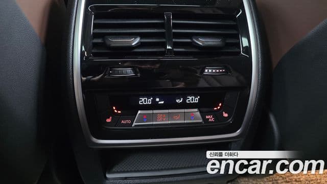 BMW X5 2021 — Photo 28/33