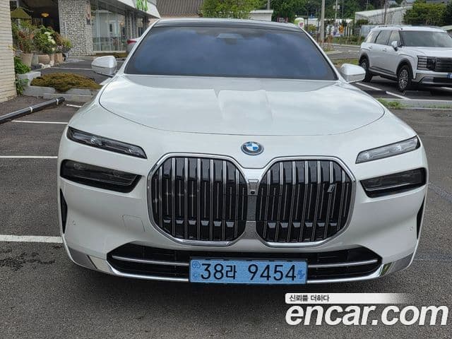 BMW i7 2026 — ფოტო 3/12