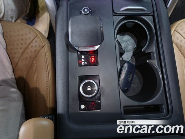 Land Rover Discovery 5 2025 — ფოტო 17/20