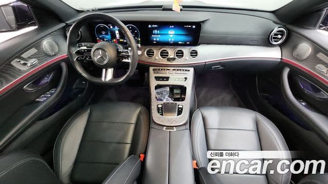 Mercedes-Benz E-Class 2021 — ფოტო 7/20