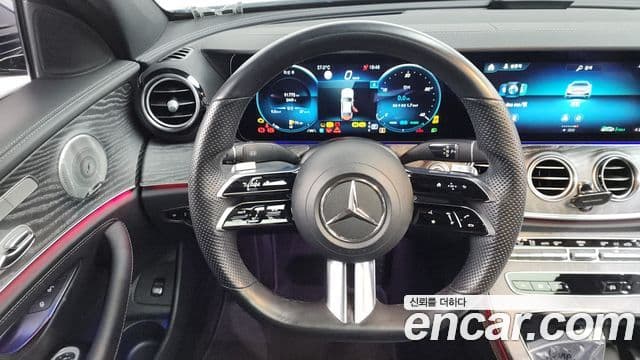 Mercedes-Benz E-Class 2021 — ფოტო 13/20