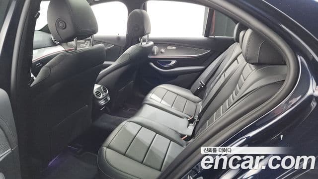 Mercedes-Benz E-Class 2021 — ფოტო 20/20