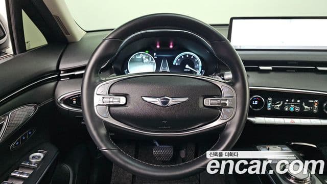 Genesis GV70 2022 — Şəkil 32/35
