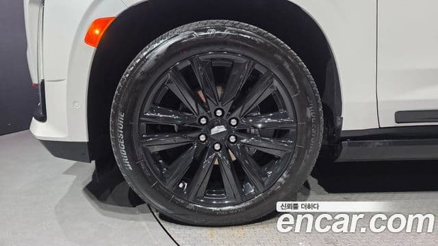 Cadillac Escalade 2024 — ფოტო 5/20