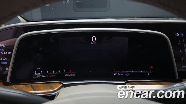 Cadillac Escalade 2024 — ფოტო 8/20