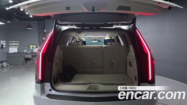 Cadillac Escalade 2024 — ფოტო 20/20