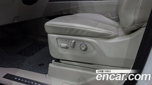Cadillac Escalade 2024 — Photo 26/35