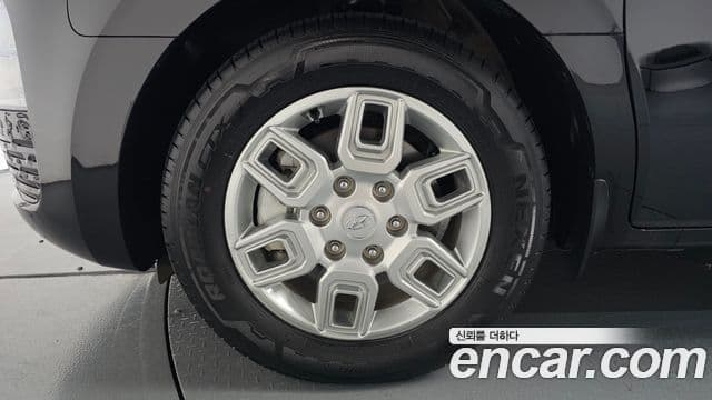 Hyundai Staria 2023 — ფოტო 5/20