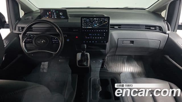 Hyundai Staria 2023 — ფოტო 7/20