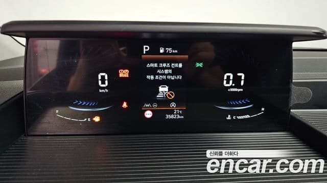 Hyundai Staria 2023 — ფოტო 8/20