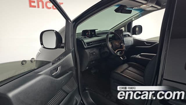 Hyundai Staria 2023 — ფოტო 10/20