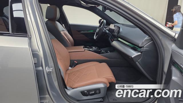 BMW 5 Series 2025 — фото 11 из 20