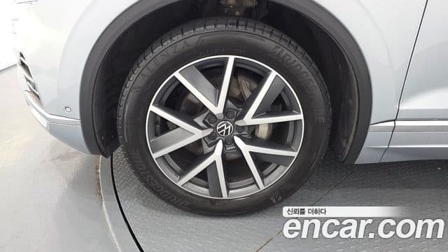 Volkswagen Touareg 2023 — Şəkil 5/20