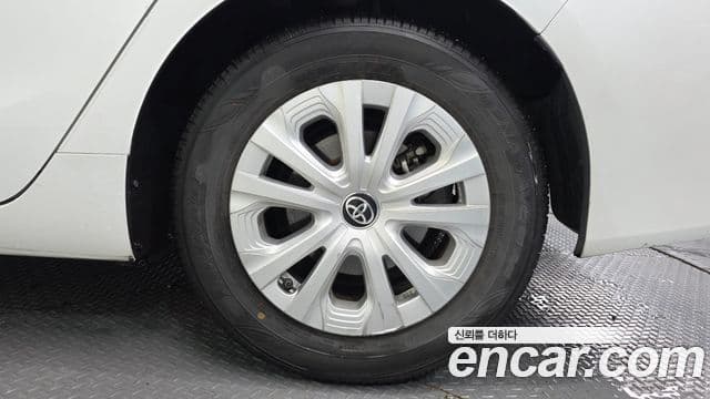 Toyota Prius 2022 — Şəkil 5/20