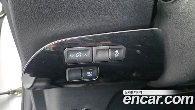 Toyota Prius 2022 — Şəkil 13/20